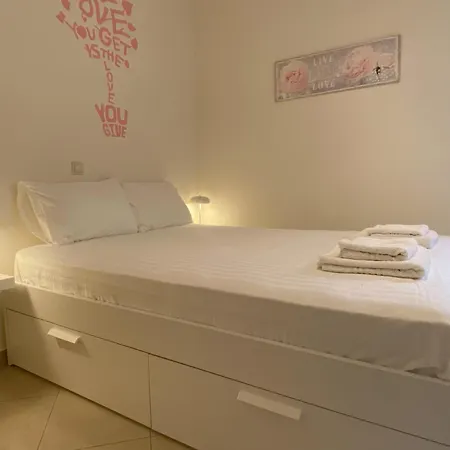 Casa vacanze Messinian Seaview Mezonette #private Beach#unoblu *