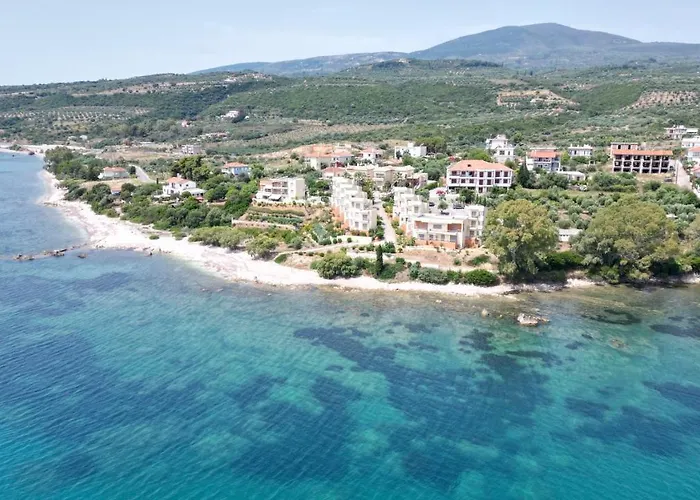 펜션 Messinian Seaview Mezonette #private Beach#unoblu Petalídhion