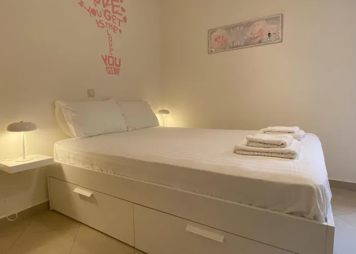 펜션 Messinian Seaview Mezonette #private Beach#unoblu *